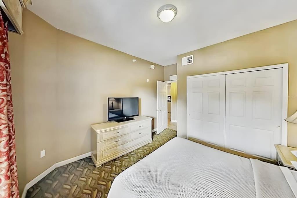 Entire Rental 3-Br Minutes From Disney X8 Hot Tub Apartment 2204 Orlando Luaran gambar